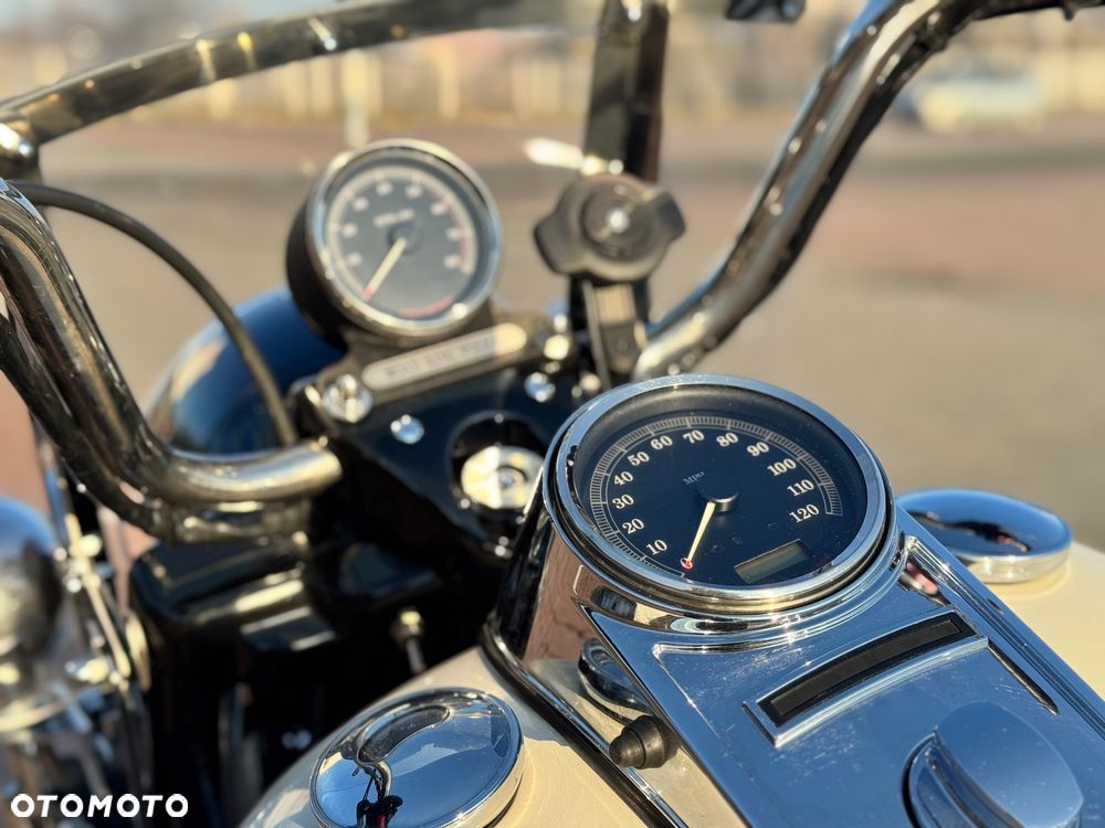 Harley-Davidson Touring Road King - 13