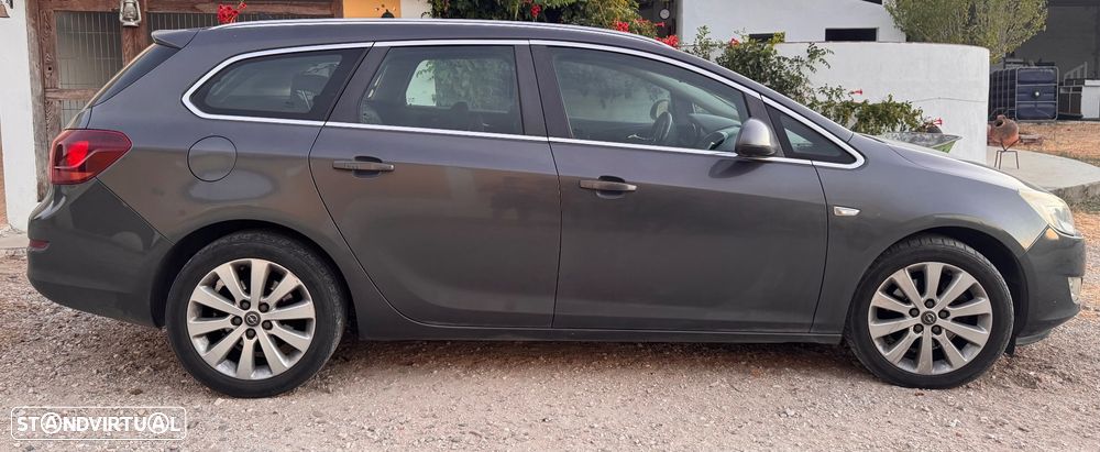 Opel Astra Sports Tourer - 1
