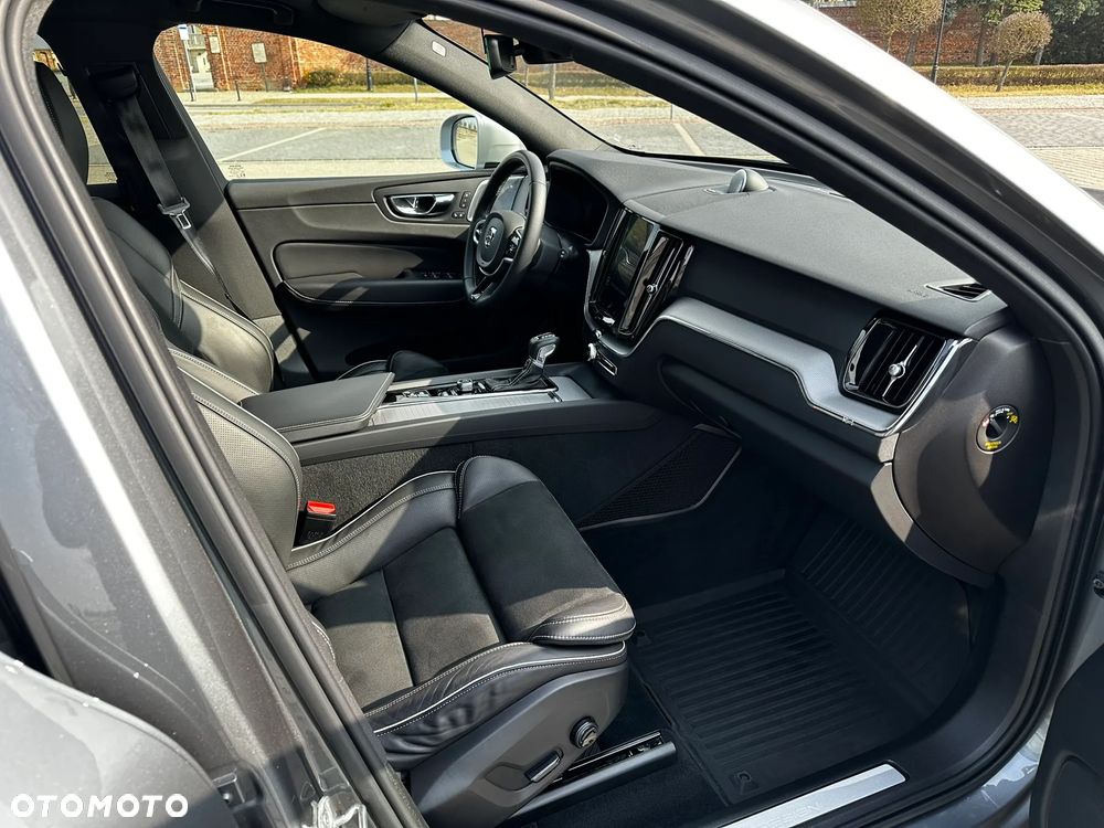 Volvo XC 60 D5 AWD R-Design - 15