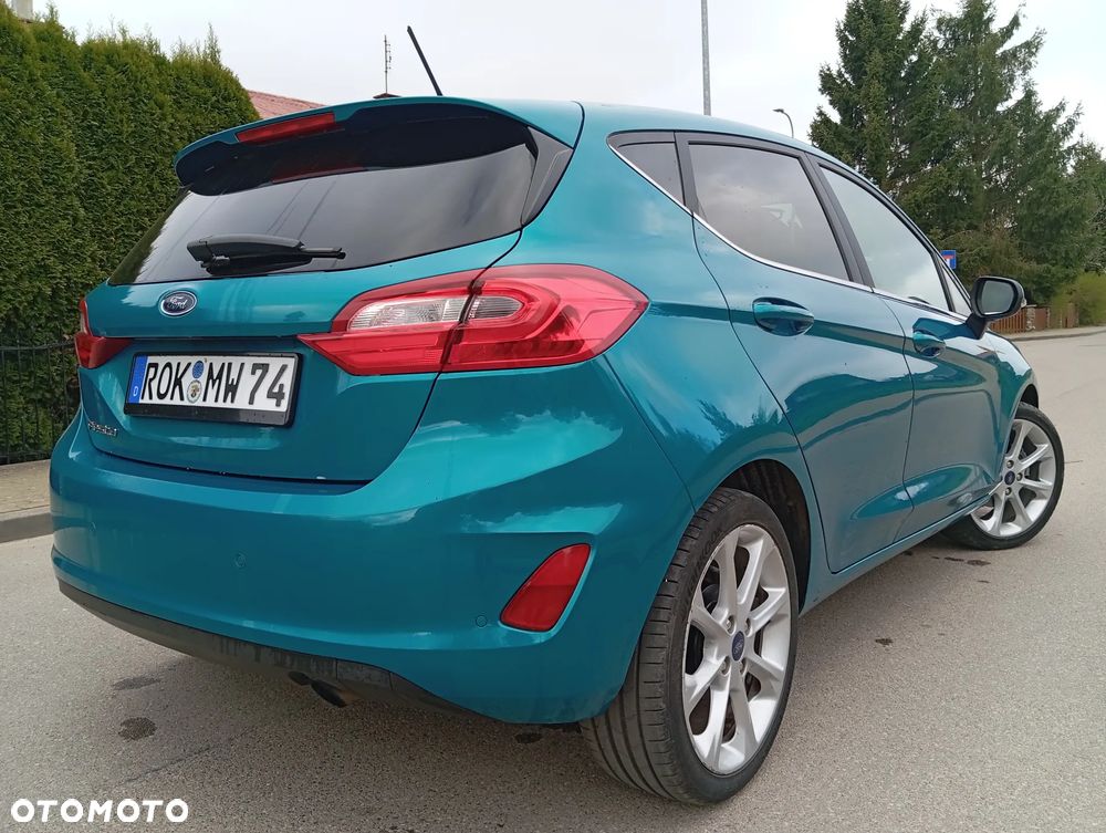 Ford Fiesta 1.0 EcoBoost Hybrid S&S TITANIUM - 4