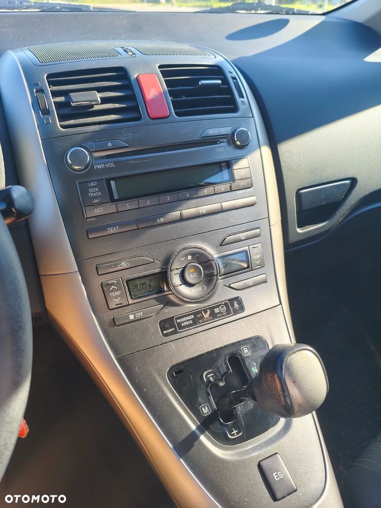 Toyota Auris 1.6 Luna MM - 12