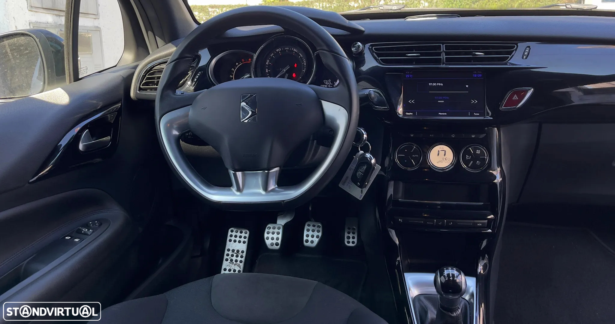 DS DS3 BlueHDi 100 SoChic - 31