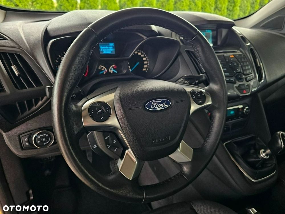 Ford Tourneo Connect - 13