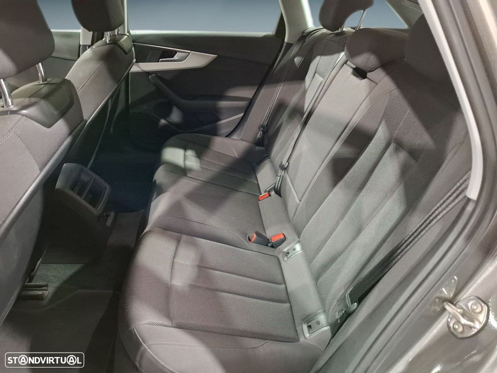 Audi A4 Avant 35 TDI Advanced S tronic - 14