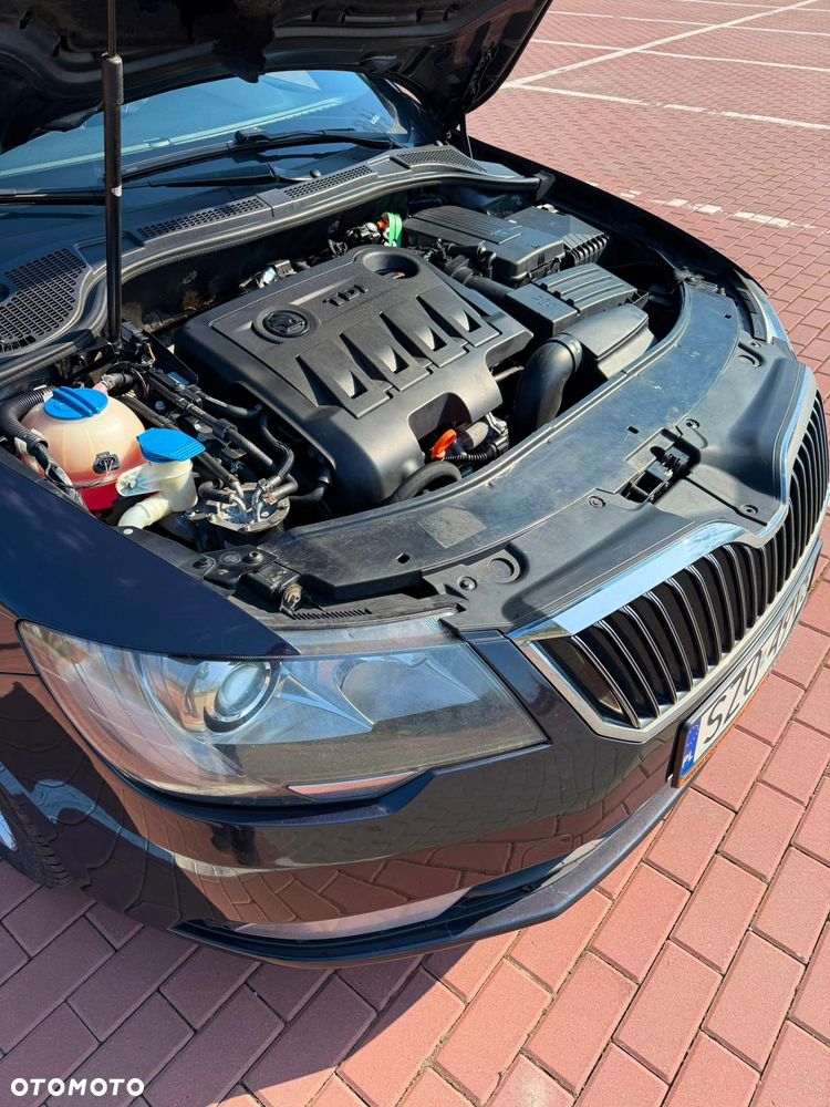 Skoda Superb 2.0 TDI Elegance - 11