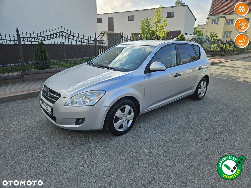 Kia Ceed - 1