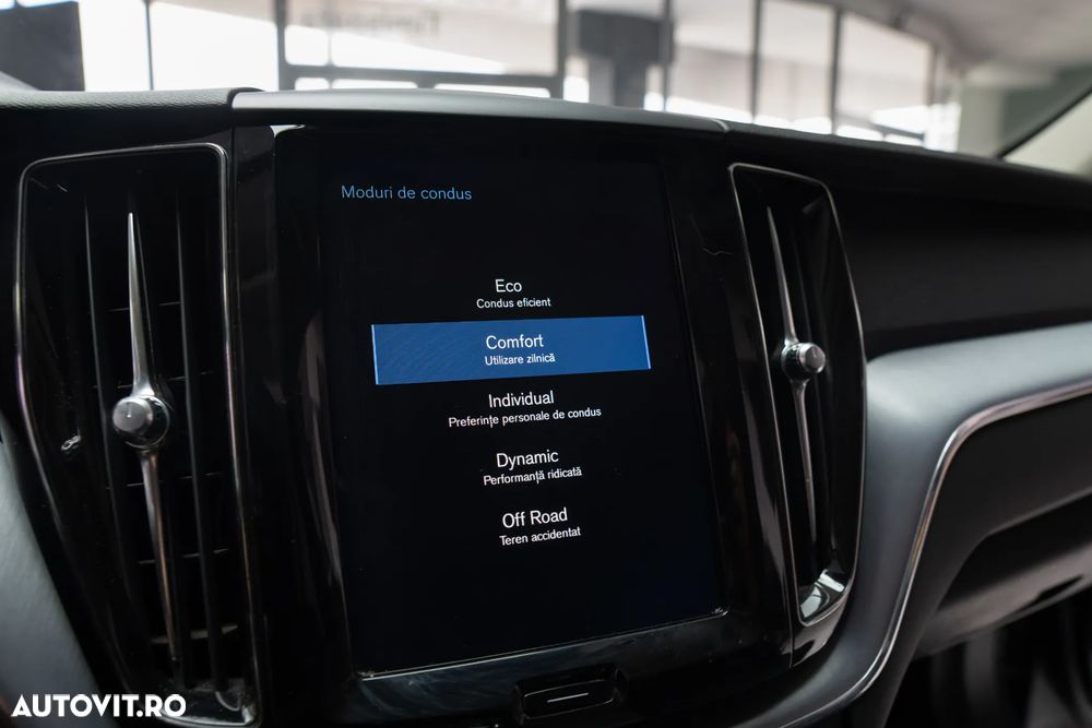 Volvo XC 60 T5 Geartronic Momentum Pro - 24