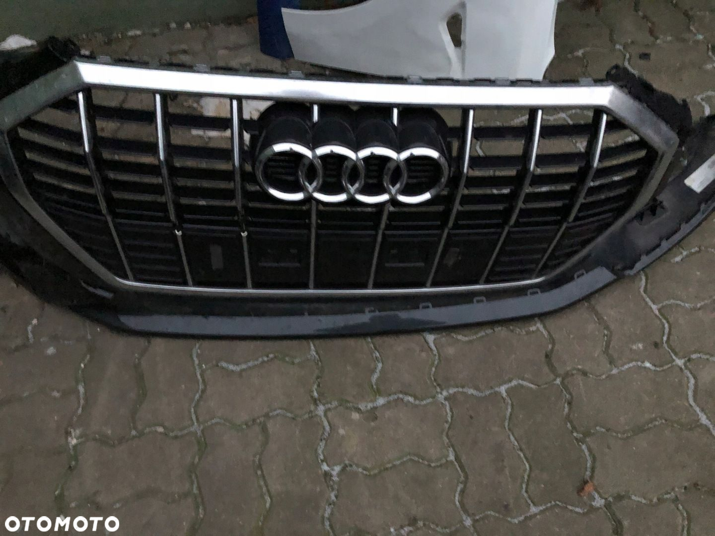 ZDERZAK AUDI Q3 83A 18-22 S-LINE PRZÓD GRILL - 2