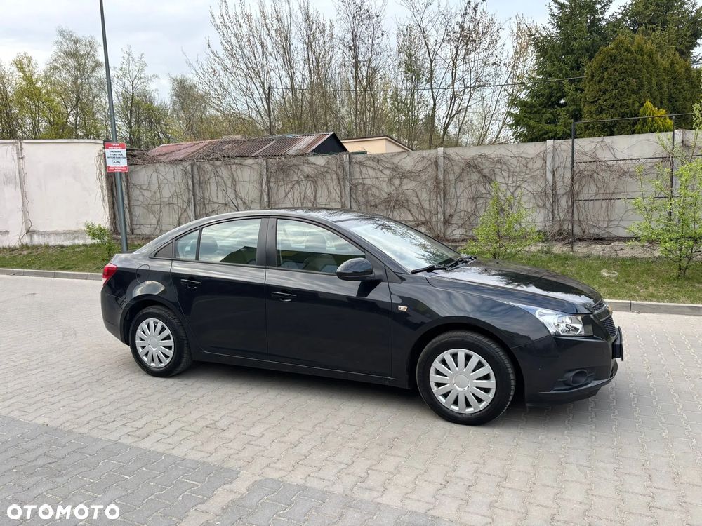 Chevrolet Cruze - 17