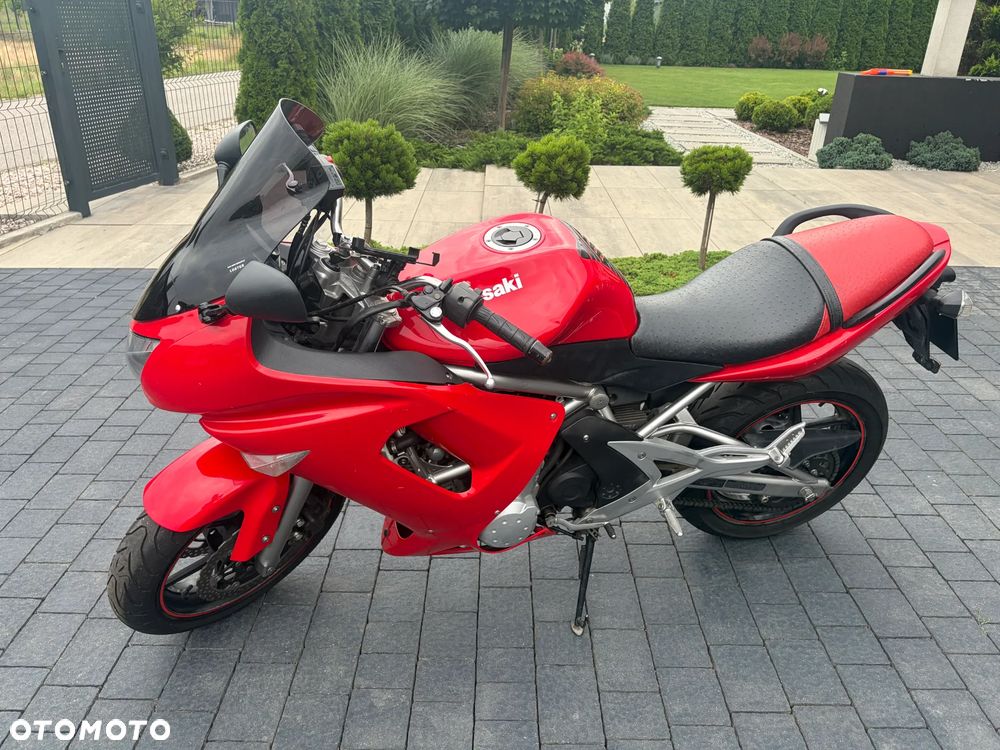 Kawasaki ER - 8