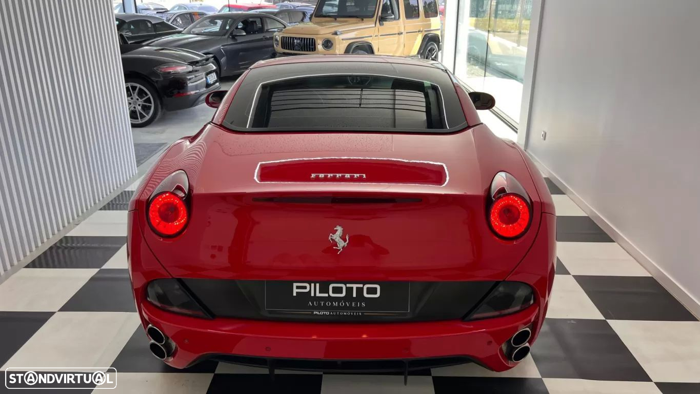 Ferrari California - 12