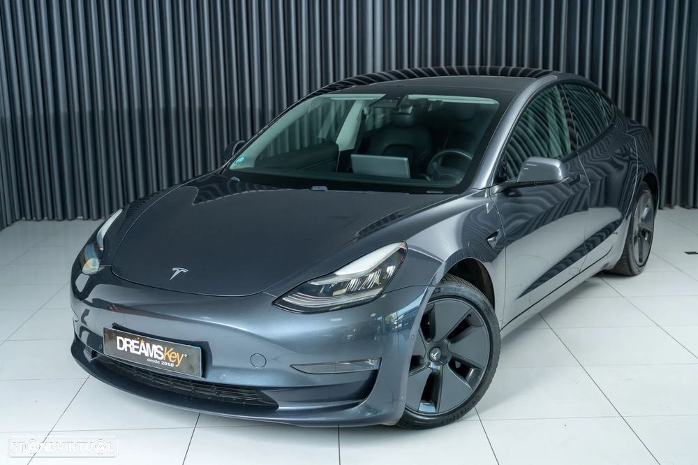 Tesla Model 3 - 11