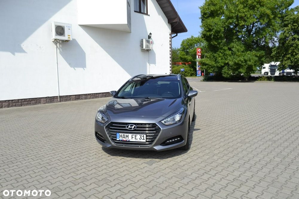 Hyundai i40 Kombi 1.7 CRDi DCT Premium - 2