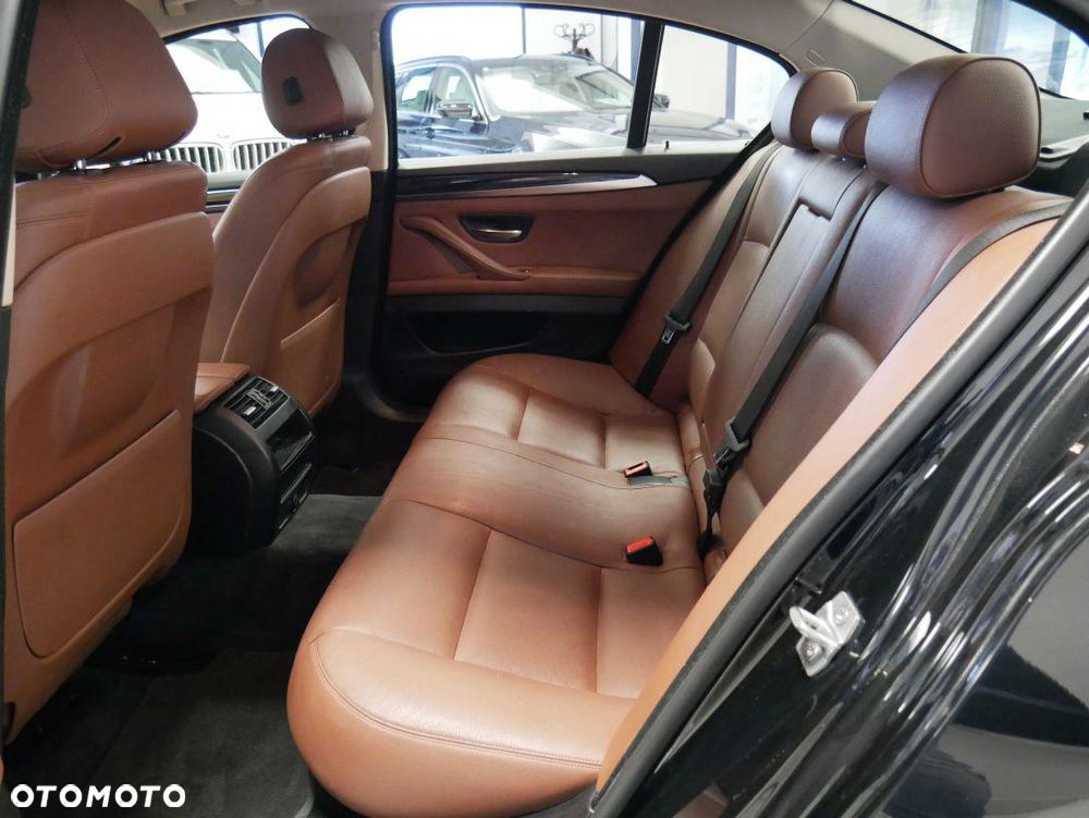 BMW Seria 5 520d Luxury Line - 4