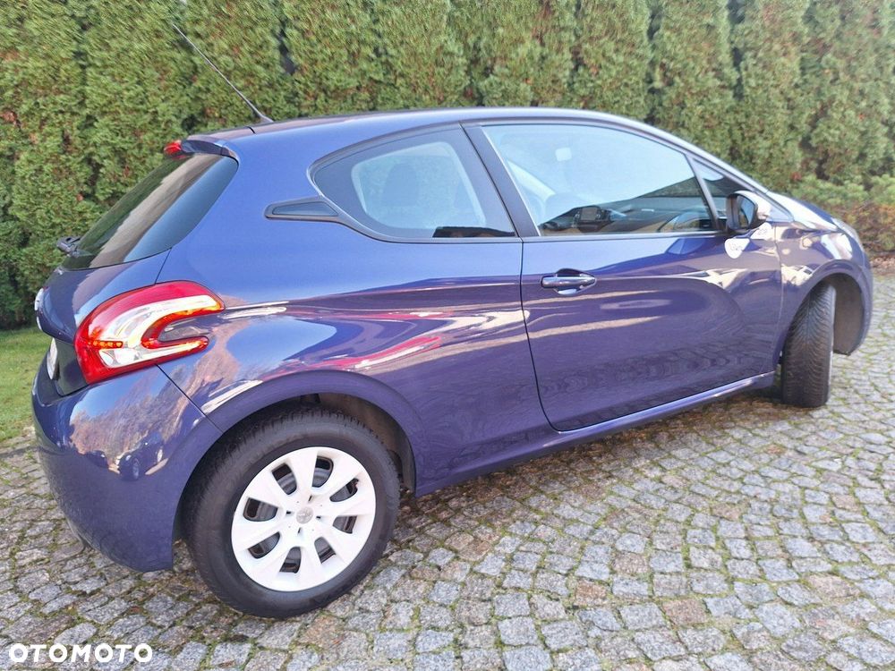 Peugeot 208 - 29