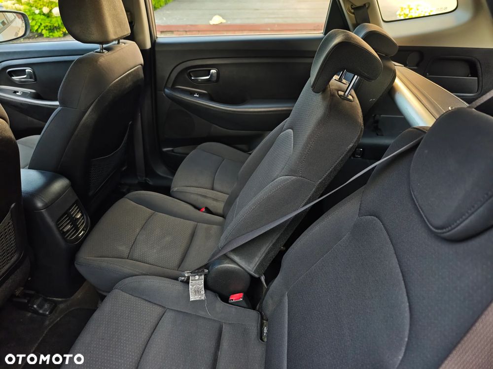 Kia Carens 1.7 CRDi 115 Dream Team Edition - 17