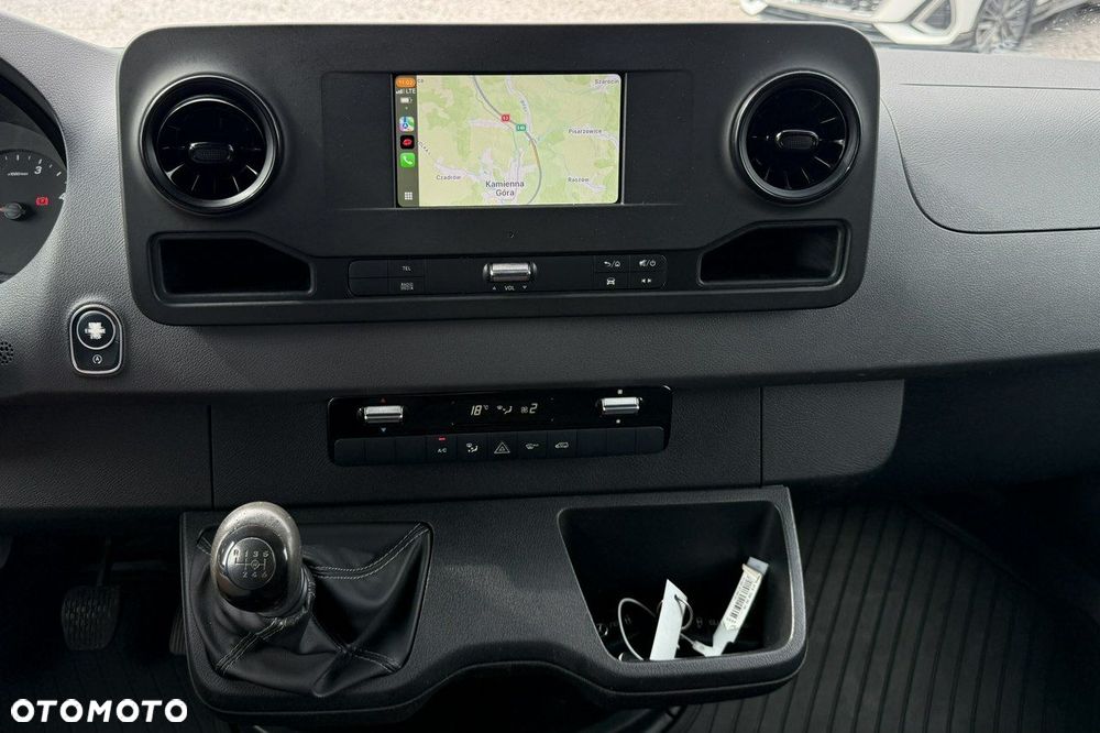 Mercedes-Benz Sprinter - 32