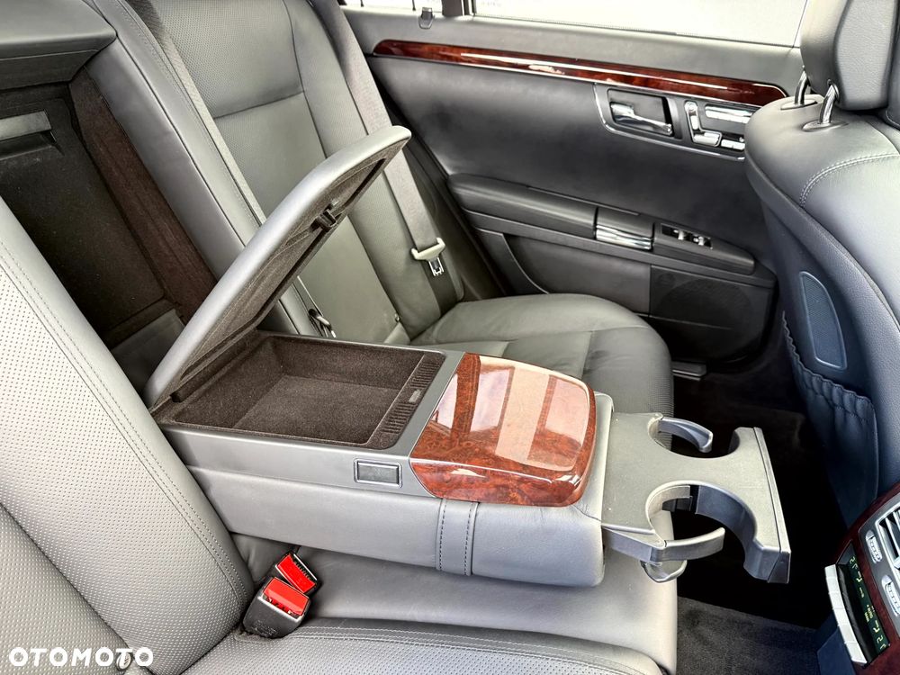 Mercedes-Benz Klasa S 500 4Matic 7G-TRONIC - 24