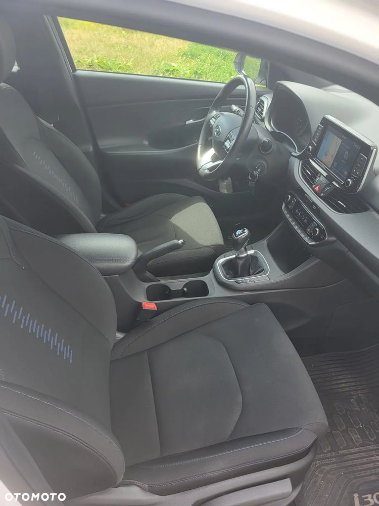 Hyundai i30 1.4 T-GDI GO Plus - 14