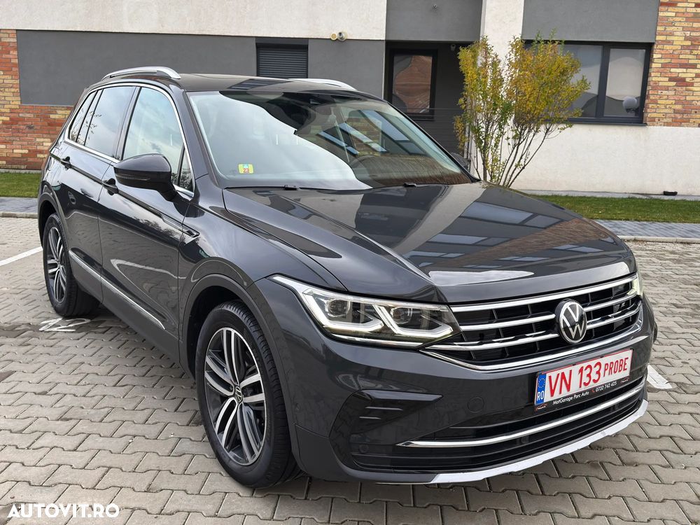 Volkswagen Tiguan - 1