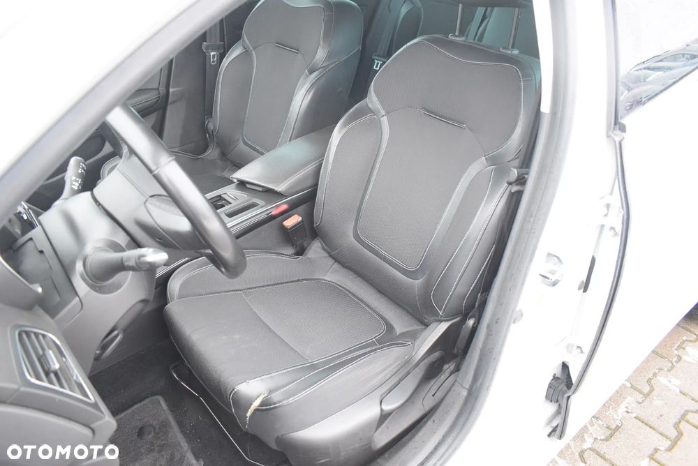 Renault Megane ver-1-5-blue-dci-intens - 11