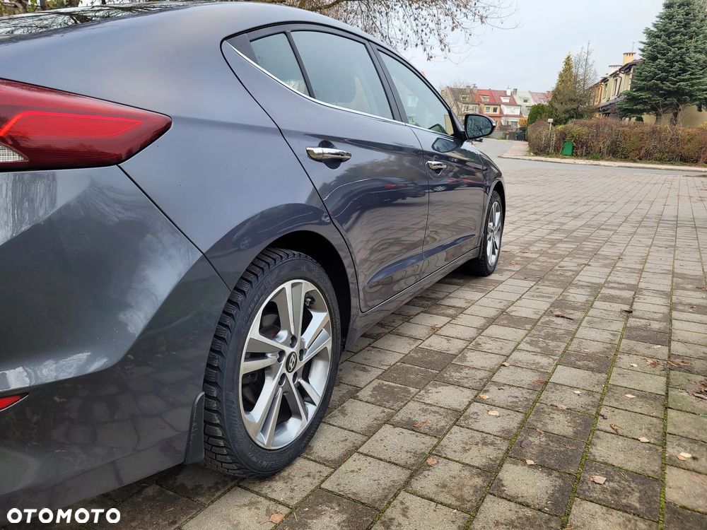Hyundai Elantra 1.6 Style - 3