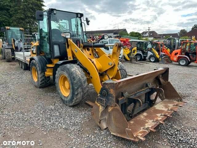 Caterpillar 908M - 4