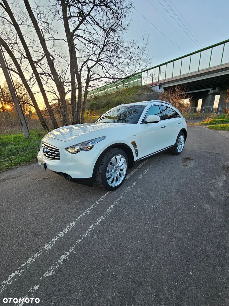 Infiniti FX - 1