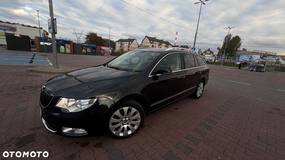 Skoda Superb 2011 photo 5