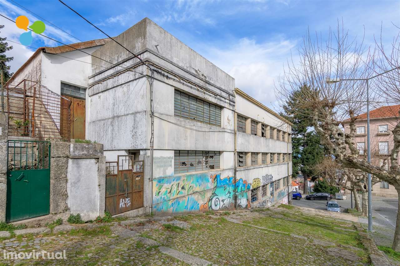 Edifico para Requalificar! - Grande imagem: 3/43