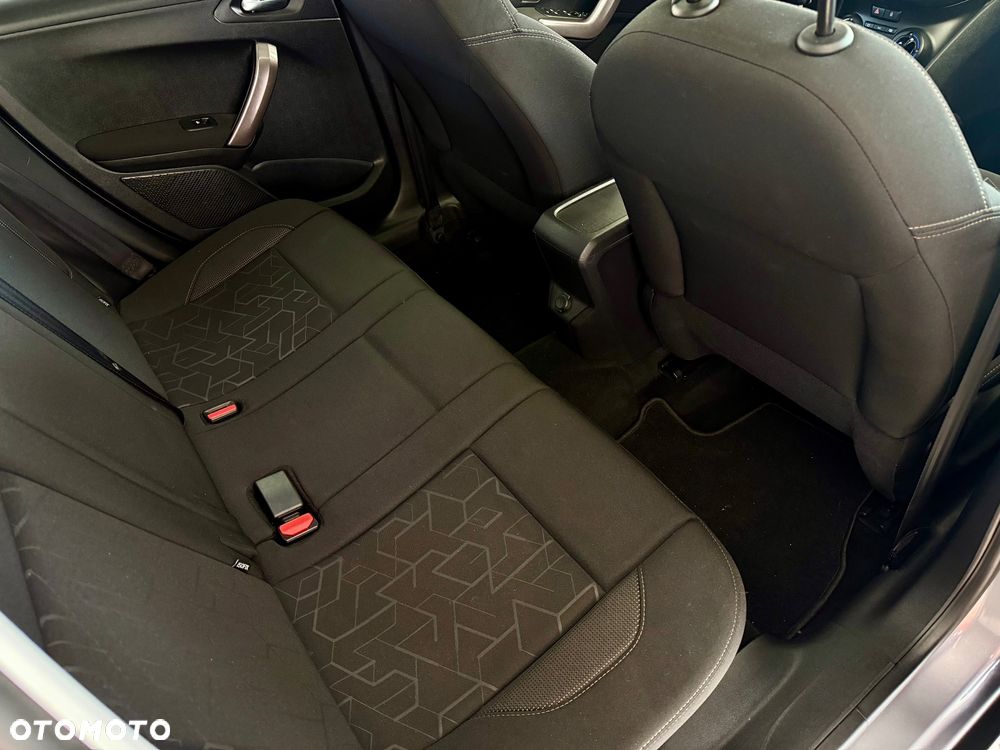 Peugeot 2008 PureTech 82 Style - 22