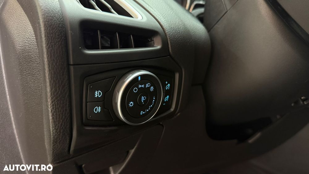 Ford Focus 1.0 EcoBoost Titanium - 26