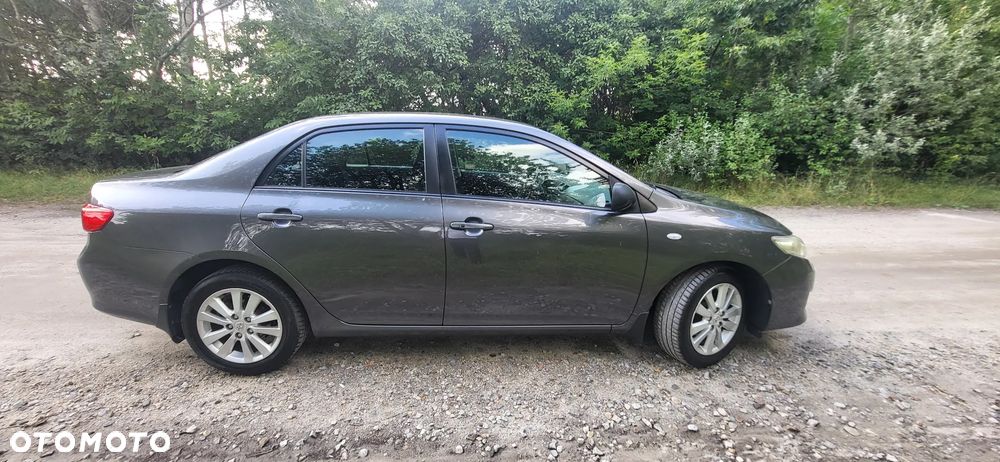 Toyota Corolla - 2