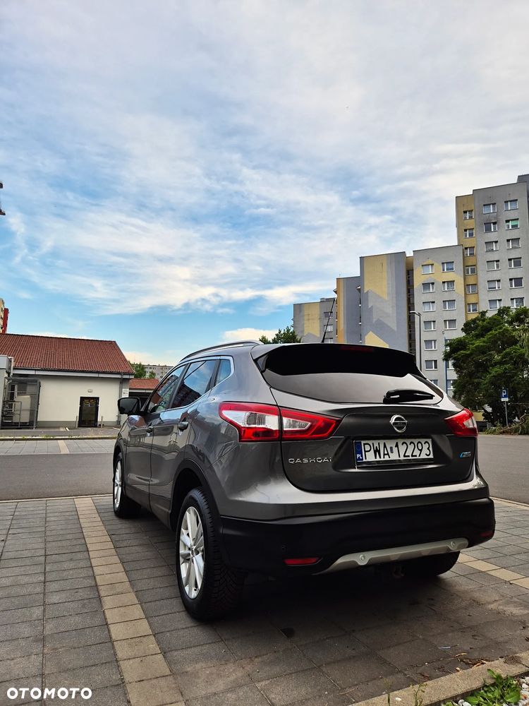 Nissan Qashqai 1.6 DCi Xtronic TEKNA - 2