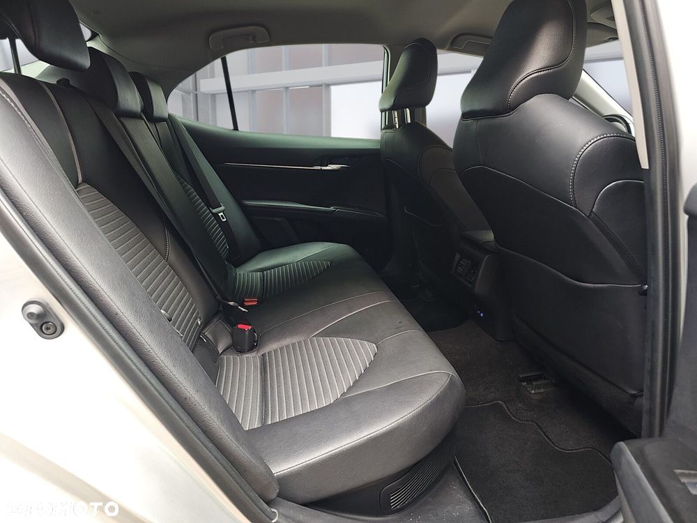 Toyota Camry 2.5 Hybrid Prestige CVT - 12