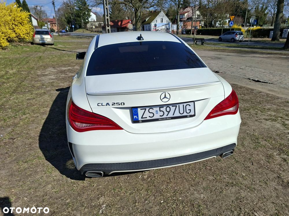 Mercedes-Benz CLA 250 7G-DCT UrbanStyle Edition - 7