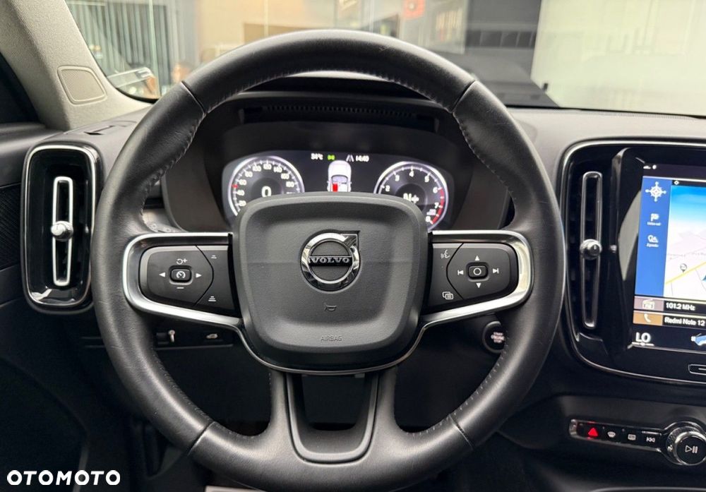 Volvo XC 40 T3 Momentum - 22