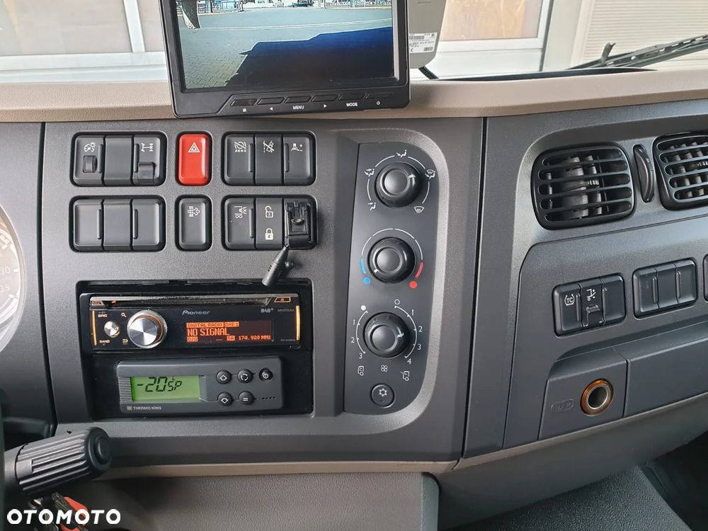 DAF LF 220 EURO 6 CHŁODNIA / MROŹNIA + WINDA - 19
