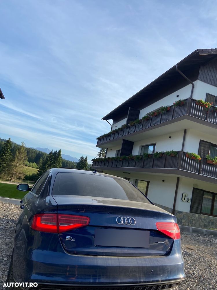 Audi A4 - 4