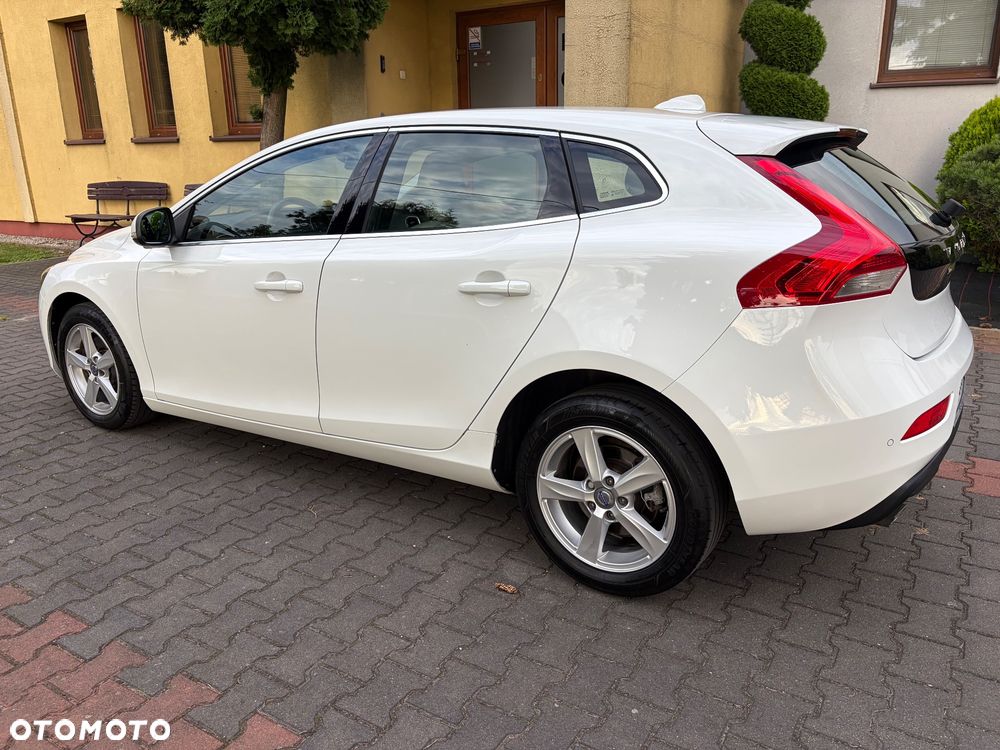 Volvo V40 D3 Momentum - 14