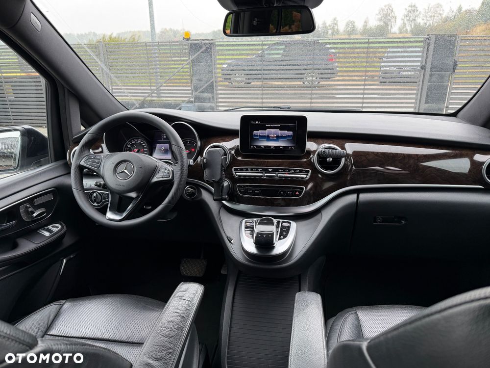 Mercedes-Benz Klasa V - 23