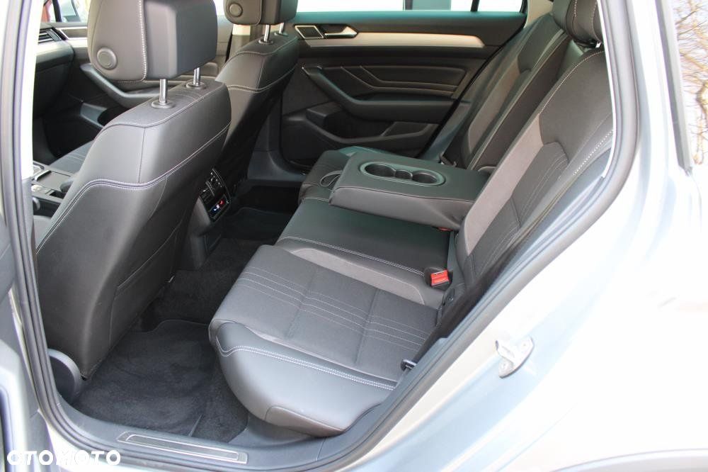 Volkswagen Passat - 9