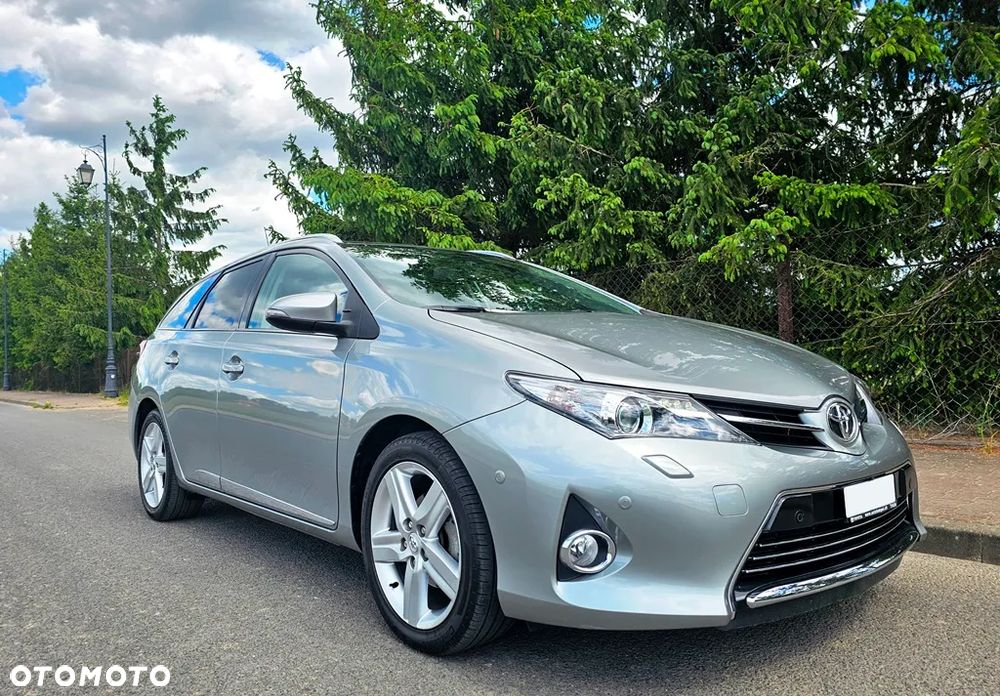 Toyota Auris 1.6 Prestige - 32