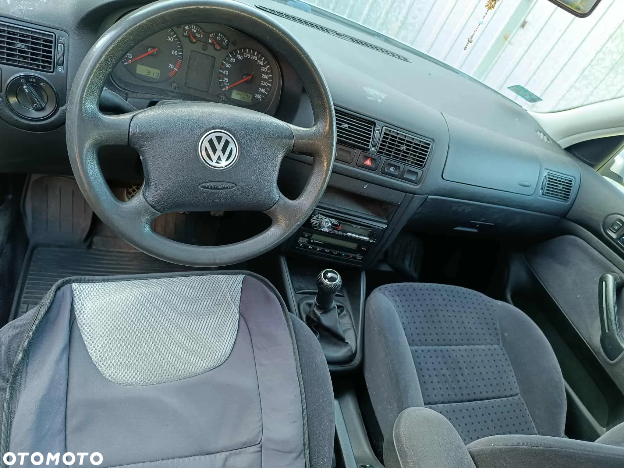 Volkswagen Golf 1.6 - 4