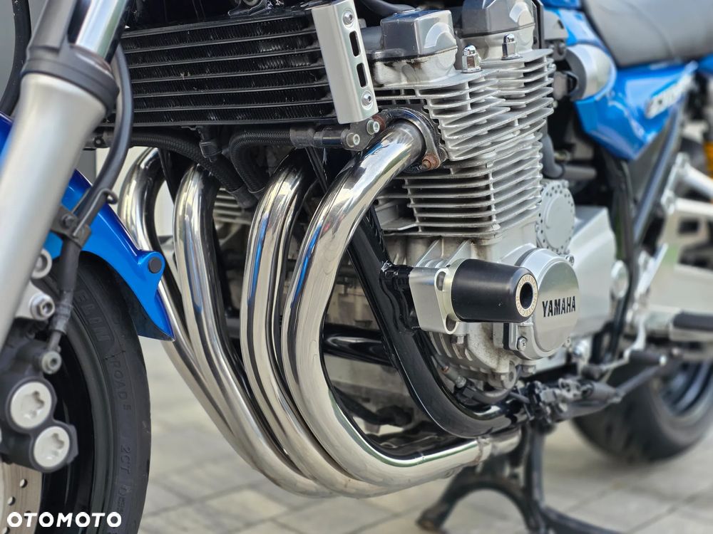 Yamaha XJR - 29