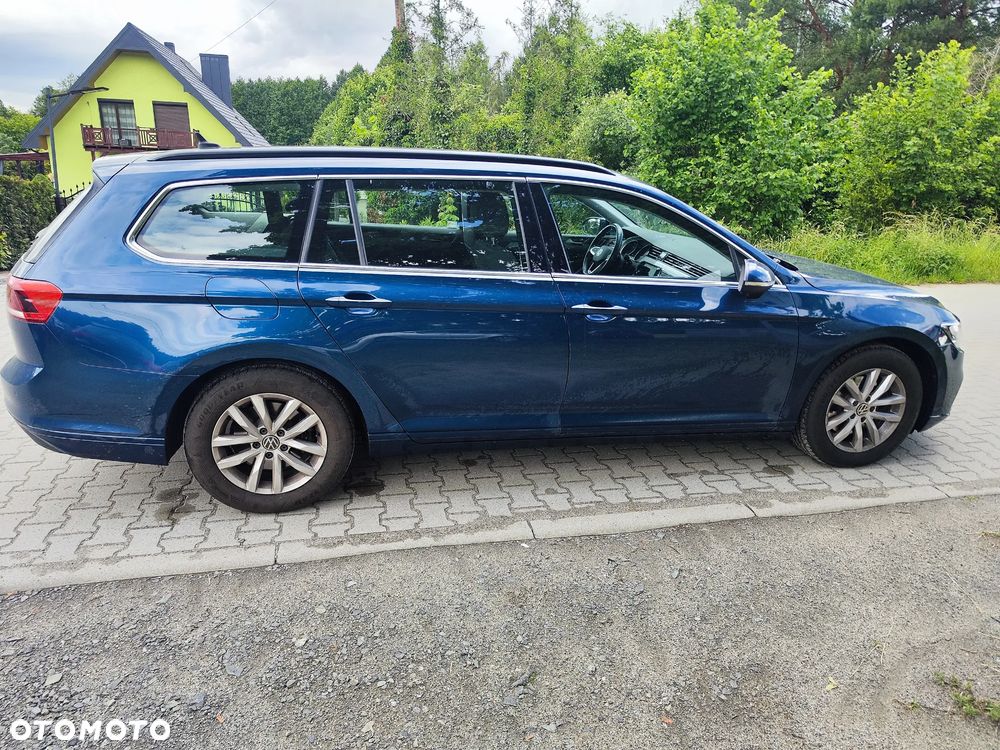 Volkswagen Passat 2.0 TDI SCR DSG Trendline - 19