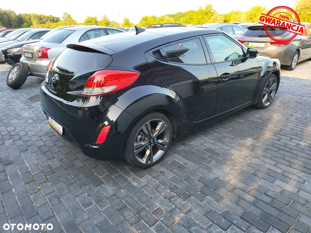 Hyundai Veloster - 12