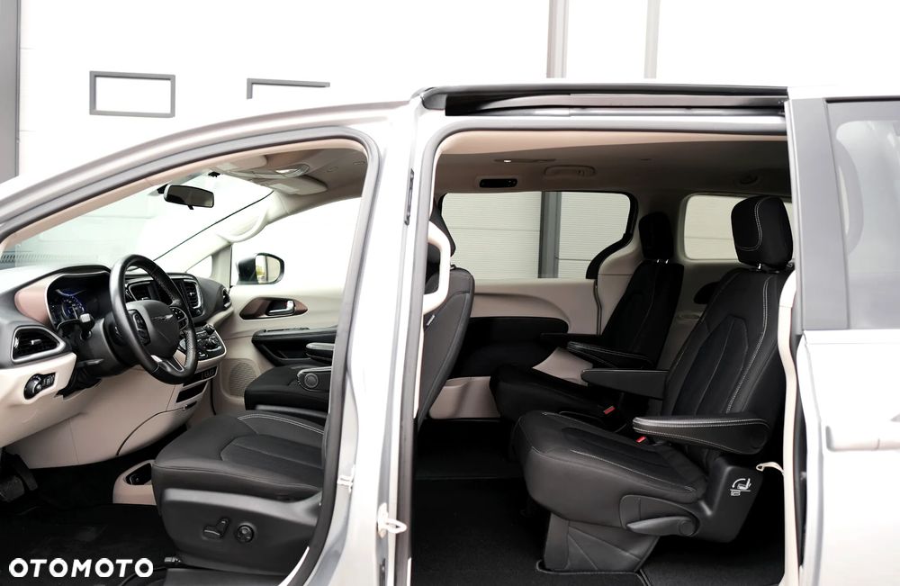 Chrysler Pacifica - 19