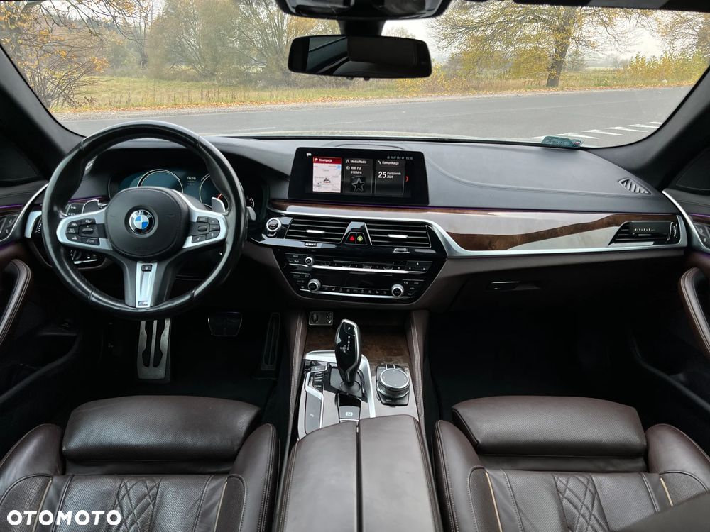 BMW Seria 5 520d xDrive M Sport sport - 9