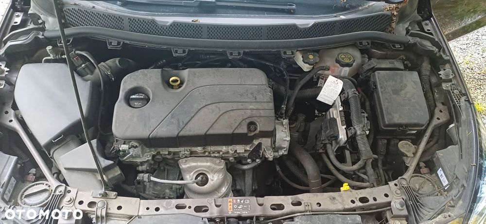 Opel Astra 1.4 Essentia - 24